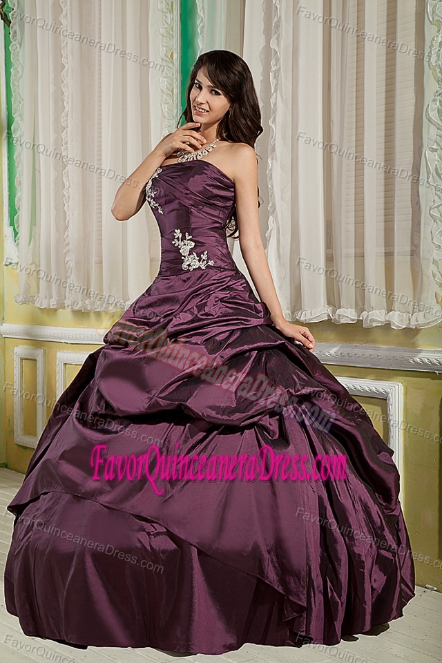 Dark Purple Strapless A-line Taffeta Dress for Quince with Appliques