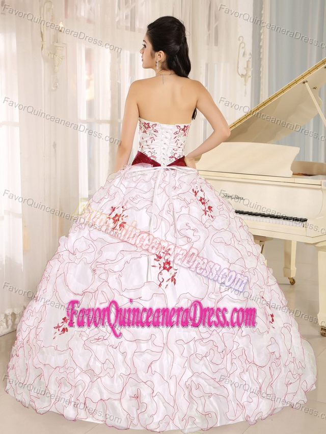 Exquisite White Organza Strapless Dress for Quince with Embroidery