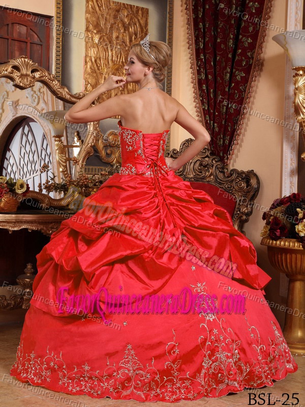 Best Red Ball Gown Sweetheart Beaded Taffeta Embroidery Sweet 16 Dresses