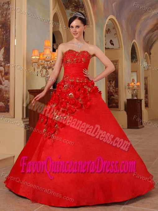 Dramatic Red Sweetheart Organza Quinceaneras Dress with Handle Flowers