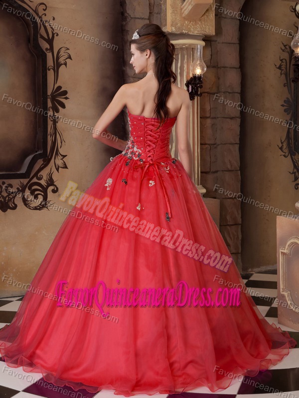 Elegant A-line Sweetheart Organza Beaded Dress for Quinceaneras with Red