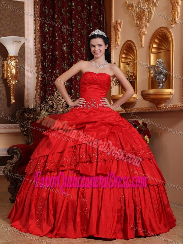 Most Popular Red Sweetheart Taffeta Quinceanera Gowns with Appliques