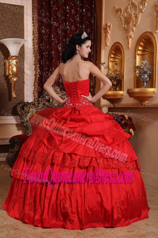 Most Popular Red Sweetheart Taffeta Quinceanera Gowns with Appliques