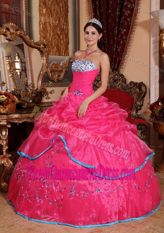 Bright Organza Strapless Quinceanera Dresses with Appliques and Pick-ups