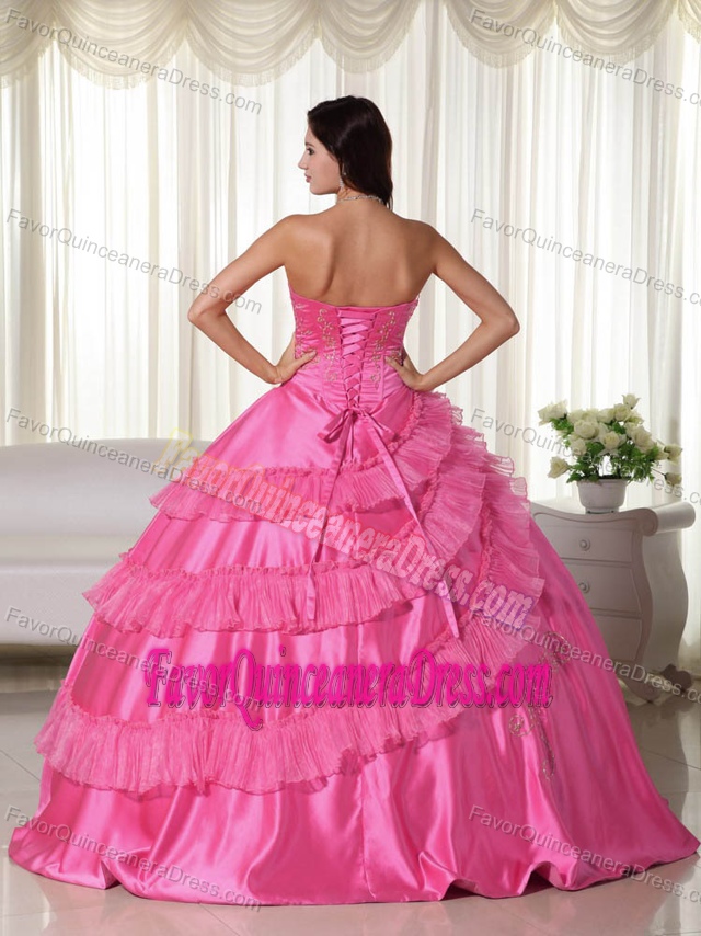 Attractive Ball Gown Strapless Quinceanera Dress with Layers and Appliques