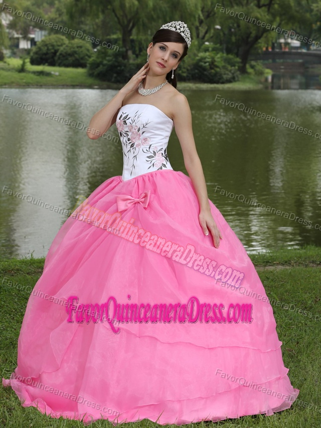 Beautiful Pink and White Ball Gown Quinceanera Dress for Girls with Bowknot
