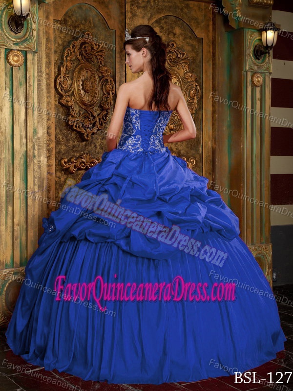 Blue Ball Gown Sweetheart Quinceanera Dresses with Appliques and Pick-ups
