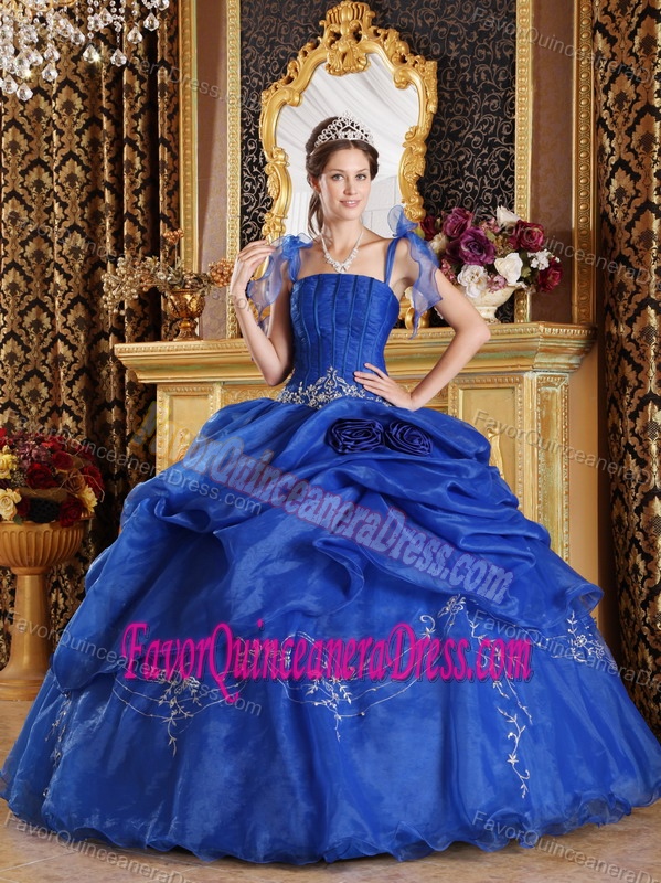 Pretty Blue Ruched Quinceanera Dress with Spaghetti Straps and Appliques