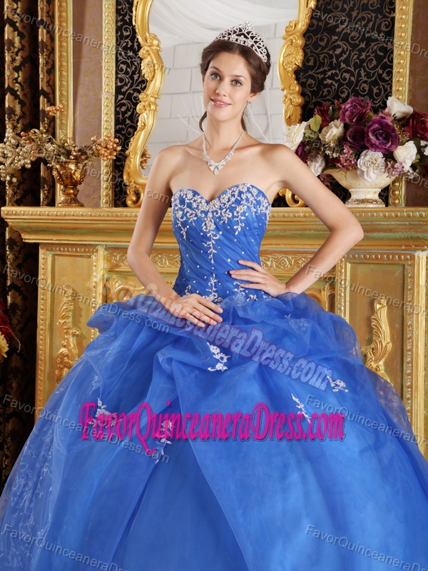 Popular Blue Sweetheart Ruched Organza Quinceanera Dress with Appliques