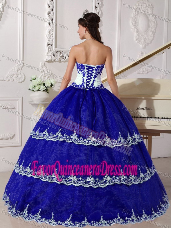 Luxurious Dark Blue and White Strapless Quinceanera Dress with Appliques