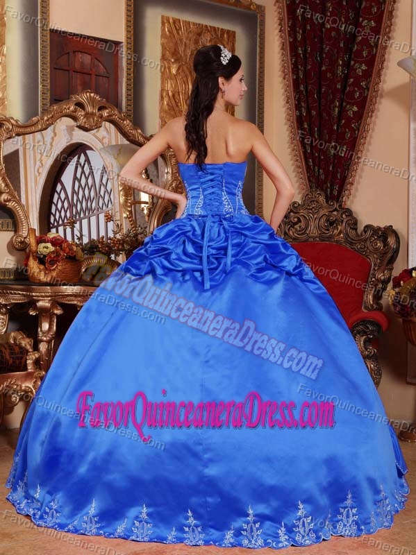 Elegant Blue Strapless 2014 Quinceanera Dresses with Embroidery and Layers