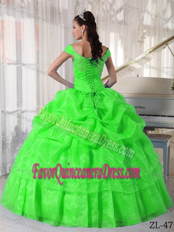 Off The Shoulder Spring Green Taffeta and Organza Beaded Quince Dresses