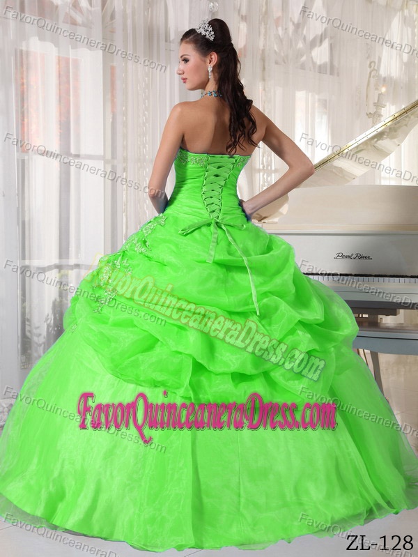 Strapless Spring Green Organza Appliques Quinces Dresses with Pick-ups