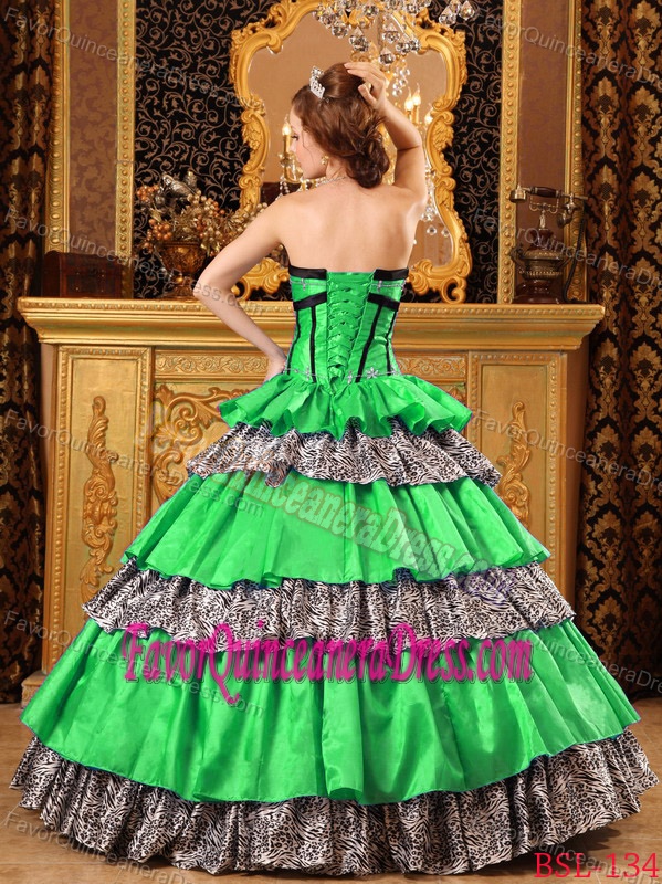 Popular Taffeta Ball Gown Sweetheart Ruffles Quinceanera Dress in Green