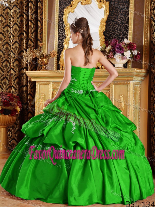 Flattering Pick-ups Appliques Taffeta Green Dresses for Quinceanera 2014