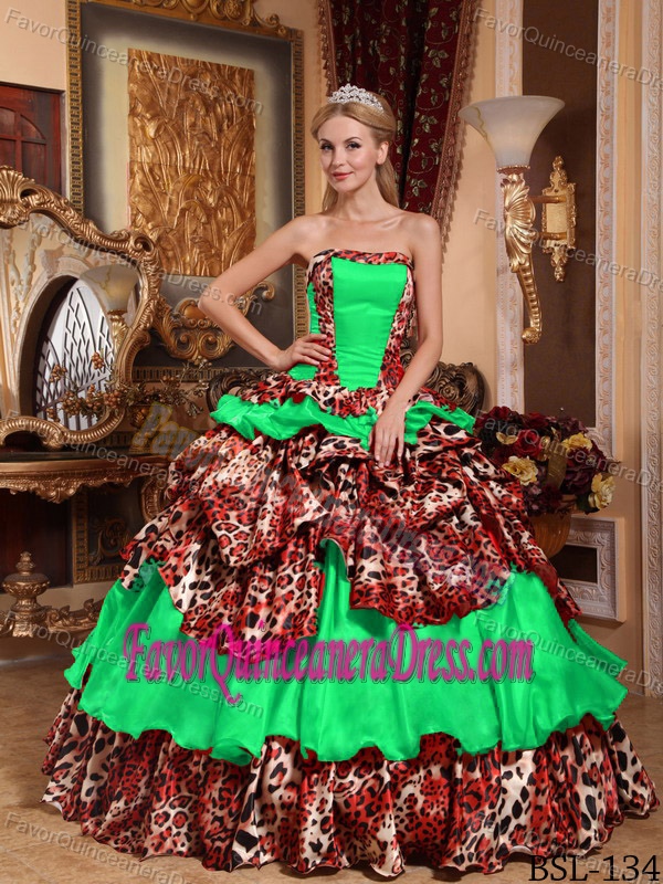 Beautiful Leopard Green Taffeta Sweet 16 Dresses with Pick-ups Layered