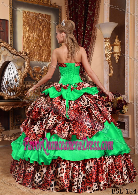 Beautiful Leopard Green Taffeta Sweet 16 Dresses with Pick-ups Layered