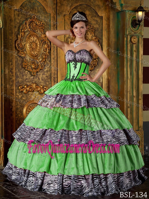 Luxurious Zebra Green Taffeta Layers Sweetheart Quinceanera Gown Ruffled