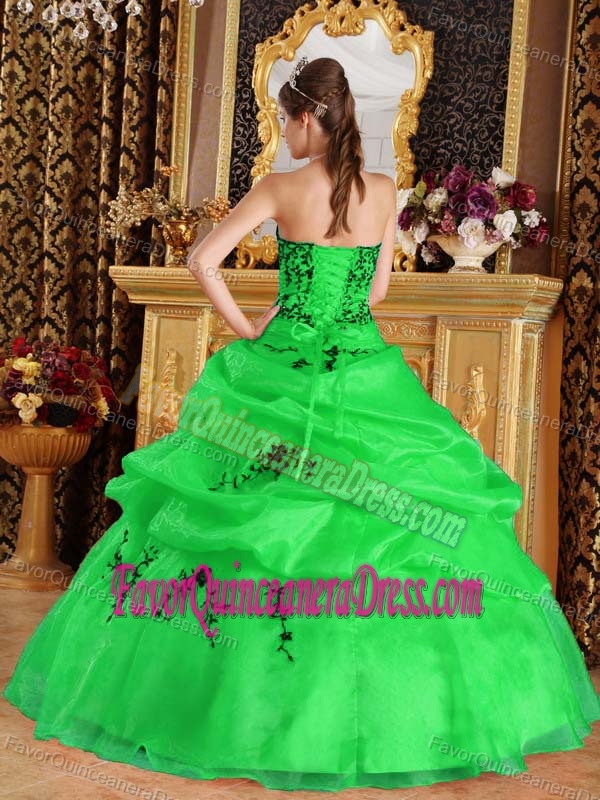 Wonderful Green Organza Sweetheart Sweet 16 Dresses with Embroidery 2013