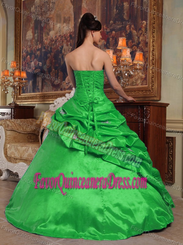 Sweetheart Green Beading Taffeta Dresses for Quinceanera with Pick-ups