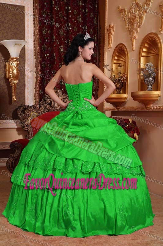Beaded Green Sweetheart Taffeta Quinceanera Dress with Appliques Layered
