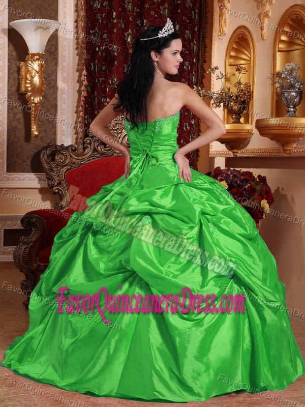 New Strapless Spring Green Taffeta Beaded Sweet 16 Dresses with Pick-ups