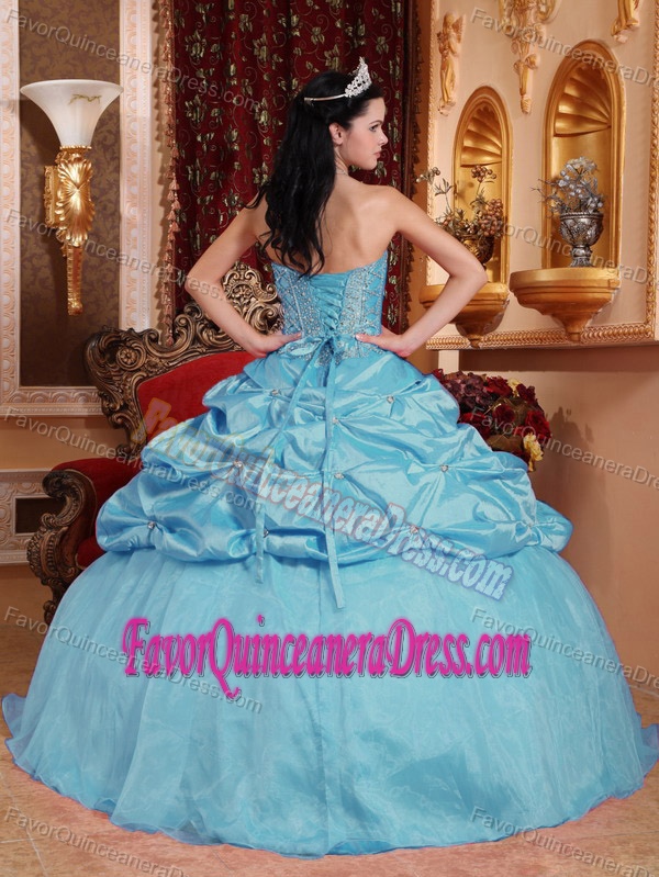 Attractive Baby Blue Sweetheart Taffeta Dress for Quinceaneras with Beading