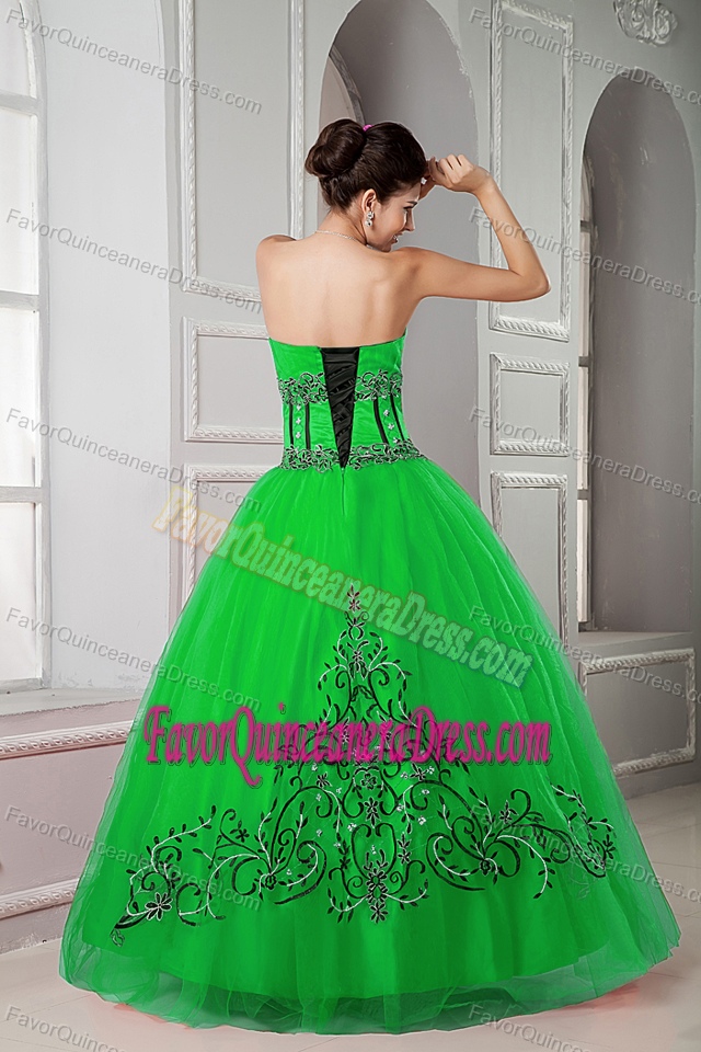 Rakish Sweetheart Floor-length Tulle Beaded Dresses for Quince in Green