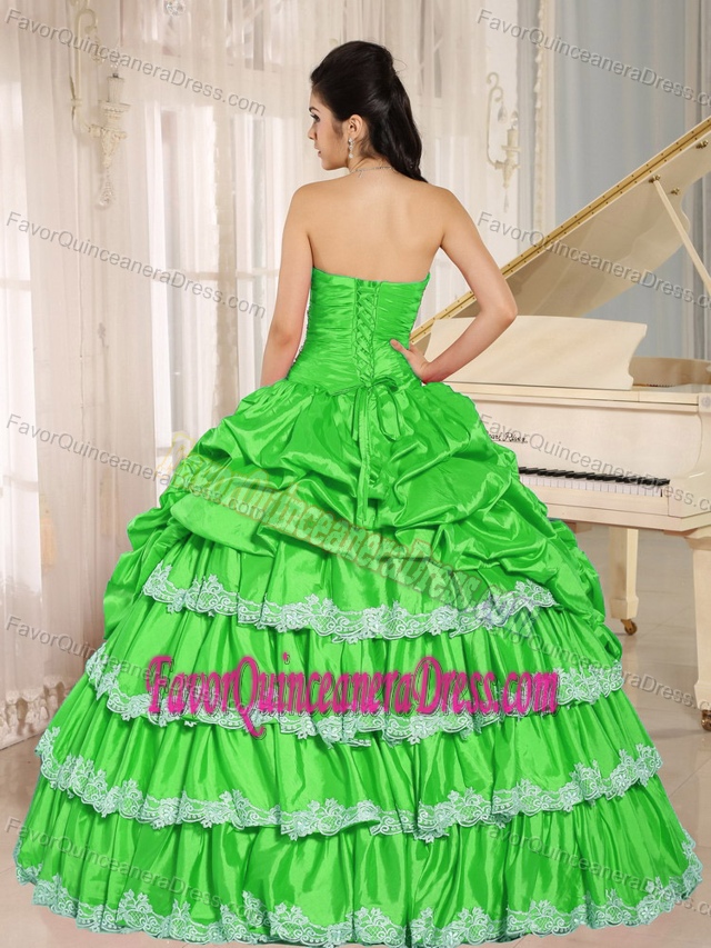 Groovy Spring Green Beaded Sweet 16 Dresses with Appliques and Pick-ups