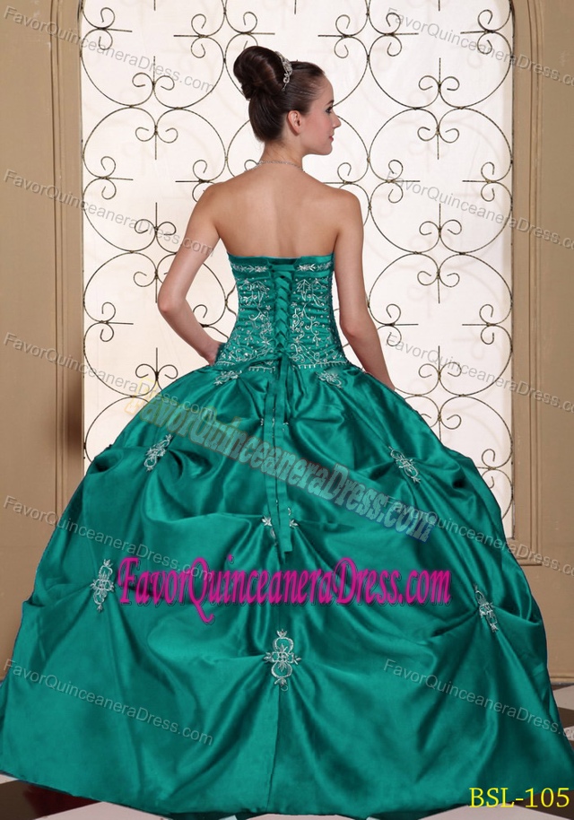 Low Price Taffeta Embroidered Turquoise Quinceanera Gown in Fashion