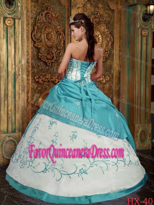 Modernistic White and Teal Taffeta Sweet 15 Dresses with Embroidery