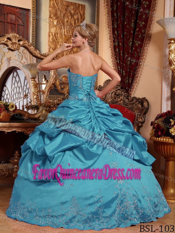 Cheap Sweetheart Neck Embroidered Teal Taffeta Quince Dress in Fashion