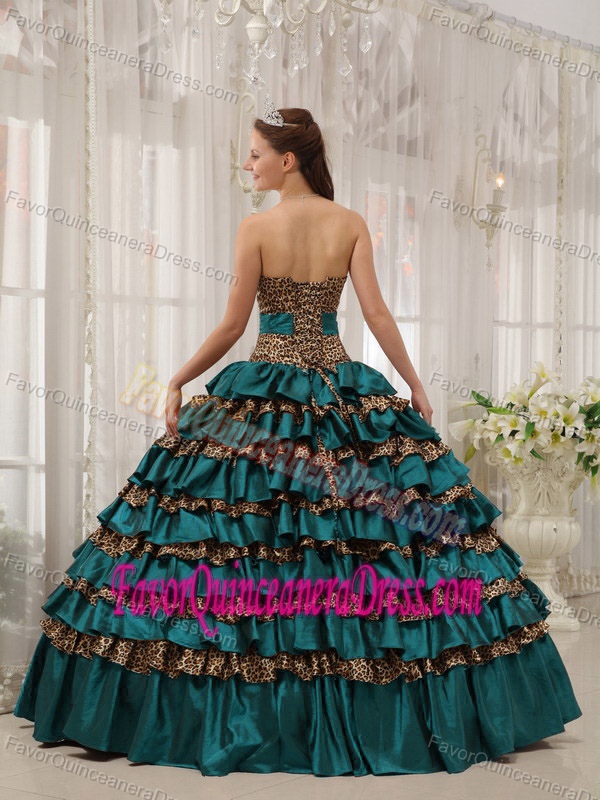 Low Price Leopard Print Taffeta Colorful Quince Dresses with Ruffled Layers