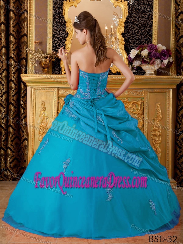 Appliqued Sweetheart Graceful Quinceanera Dress Made in Taffeta and Tulle