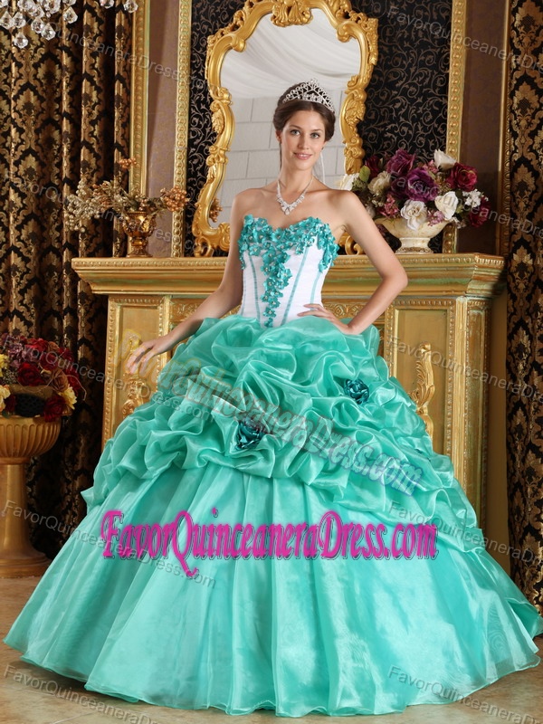Apple Green Sweetheart Organza Quinceanera Dress with Hand Made Flowers