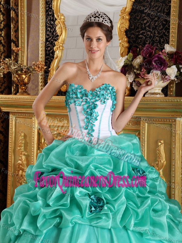 Apple Green Sweetheart Organza Quinceanera Dress with Hand Made Flowers
