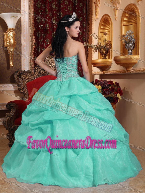 Sweetheart Beaded Organza Quinceanera Dresses with Exquisite Pick Ups