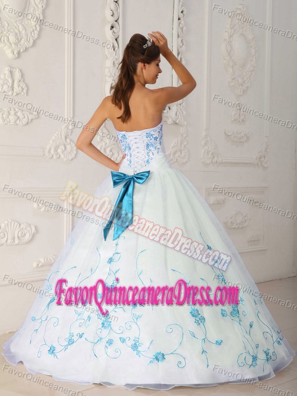 White Strapless Satin and Organza Quinceanera Dresses with Embroidery