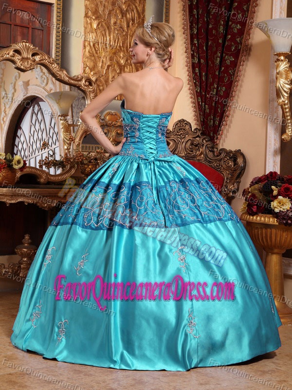 Teal Sweetheart Embroidery Quinceanera Dresses Made in Taffeta Fabric