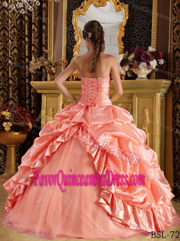 Elegant Floor-length Taffeta and Tulle Beaded Quinceanera Dress with Pick Ups
