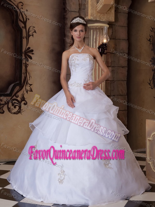 Classic Appliqued Organza Satin Whit Fall Quinceanera Dresses for 2013