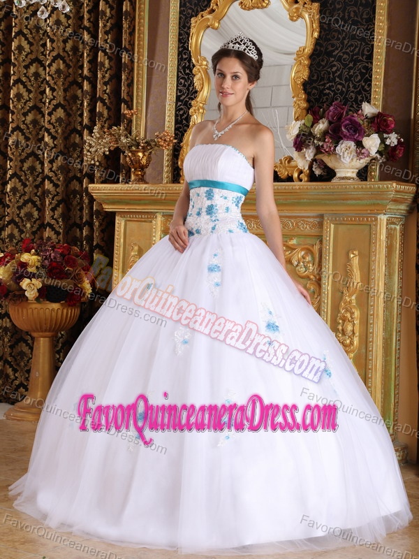 Wholesale Strapless Appliqued White Quinceanera Gown in Tulle and Satin