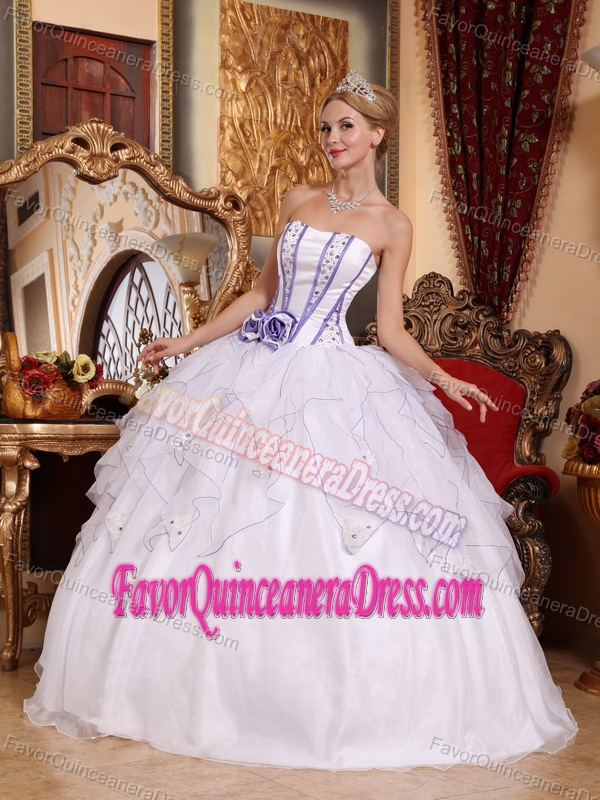 Dreamy Organza Taffeta Ruffled White Quinceanera Gown Dresses with Flowers