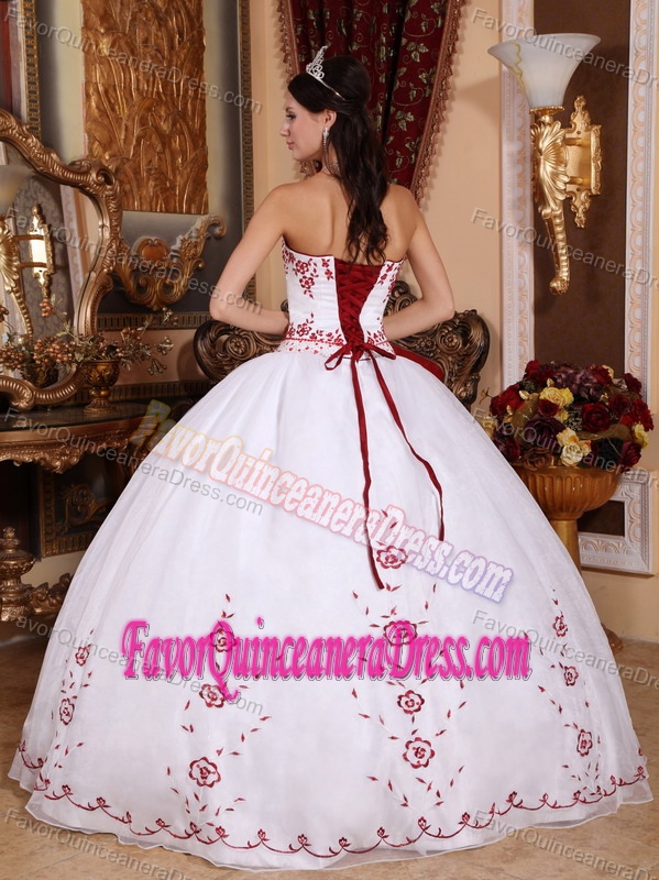Good Quality Organza Taffeta White Quince Dress with Floral Embroidery