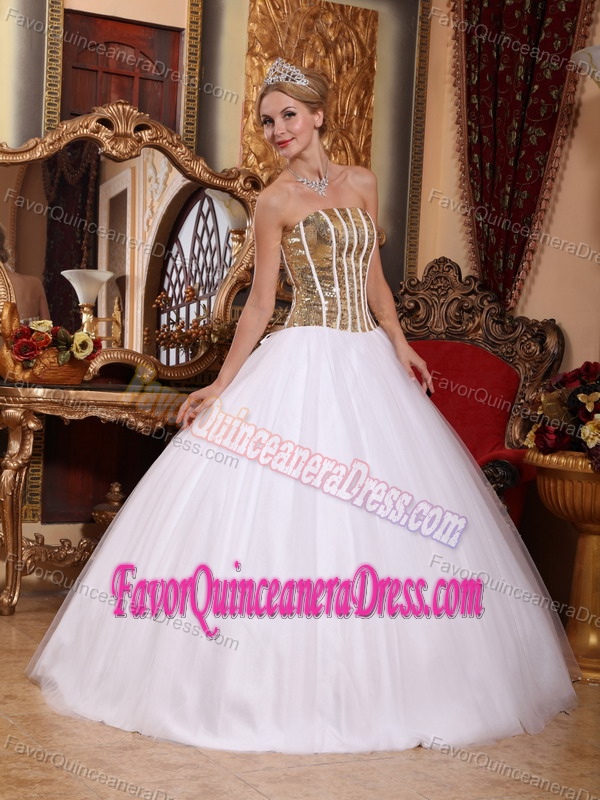 Luxurious Strapless Gold Sequin White Tulle Quinceanera Dress with Lace-up Back