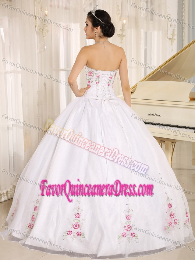 Fabulous White Embroidered Floor-length Strapless Organza Quinceanera Dresses
