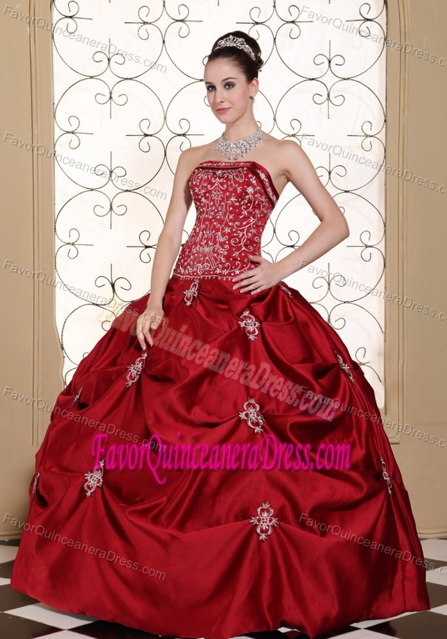 Vintage Strapless Embroidery Pick Ups Wine Red Taffeta Quinceanera Dresses