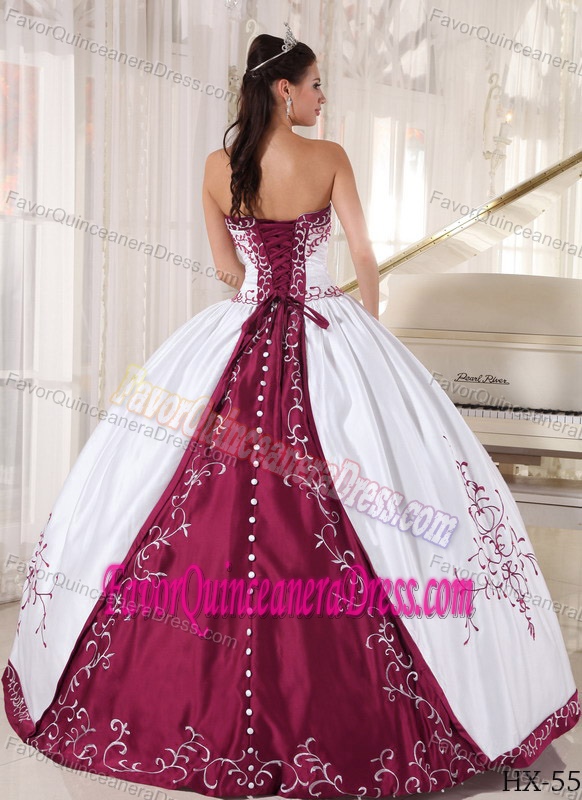 Embroidery Strapless Puffy Wine Red and White Satin Dresses for Quinceanera