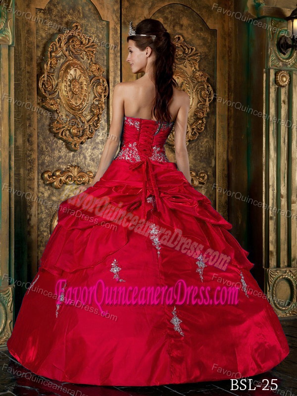 In Style Sweetheart Beading Appliques Wine Red Taffeta Sweet Sixteen Dress