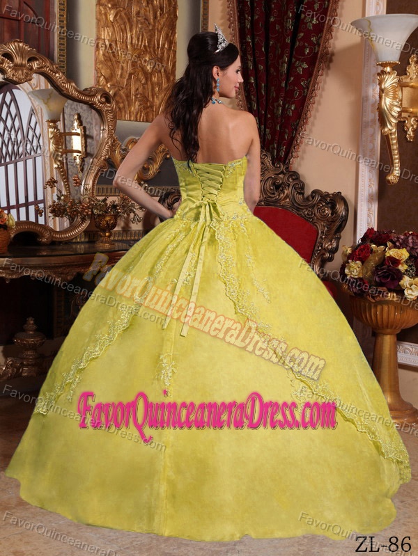 Cheap Yellow Organza Quinceanera Gown Dress for Summer with Appliques